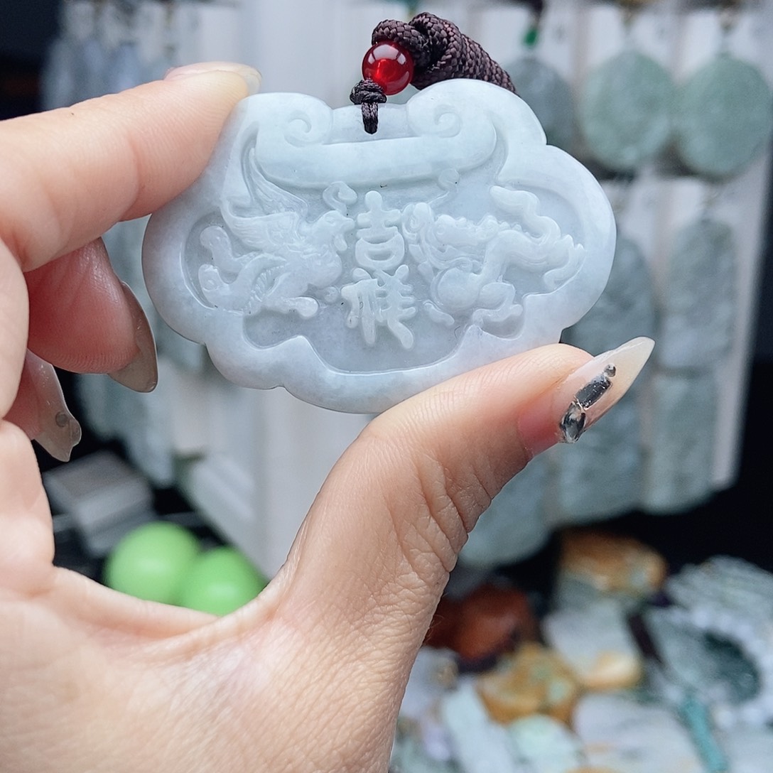 翡翠颈饰未镶嵌翡翠