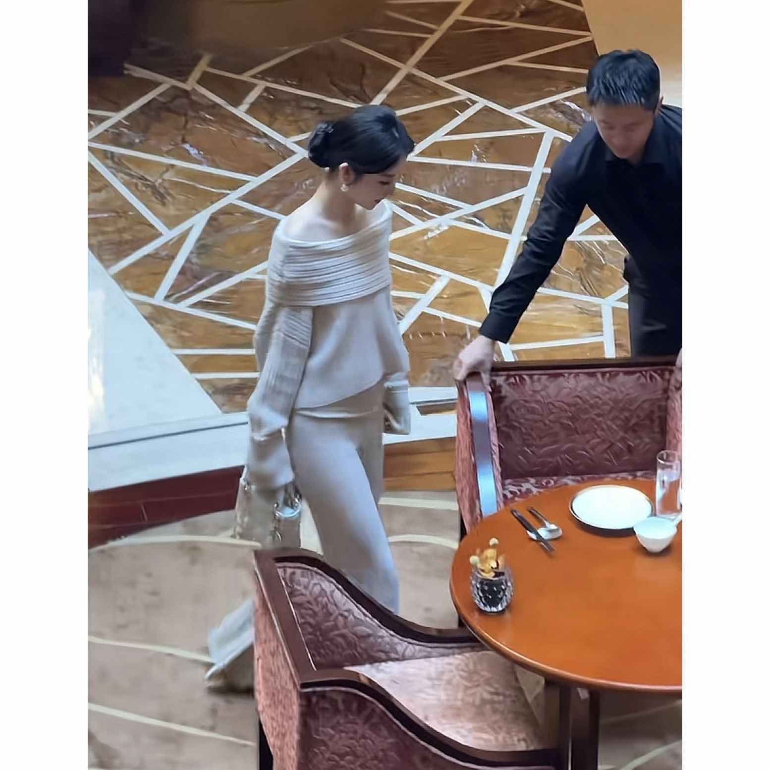 大码胖MM秋冬韩系时尚风一字肩针织毛衣搭高腰阔腿裤两件套卡其色