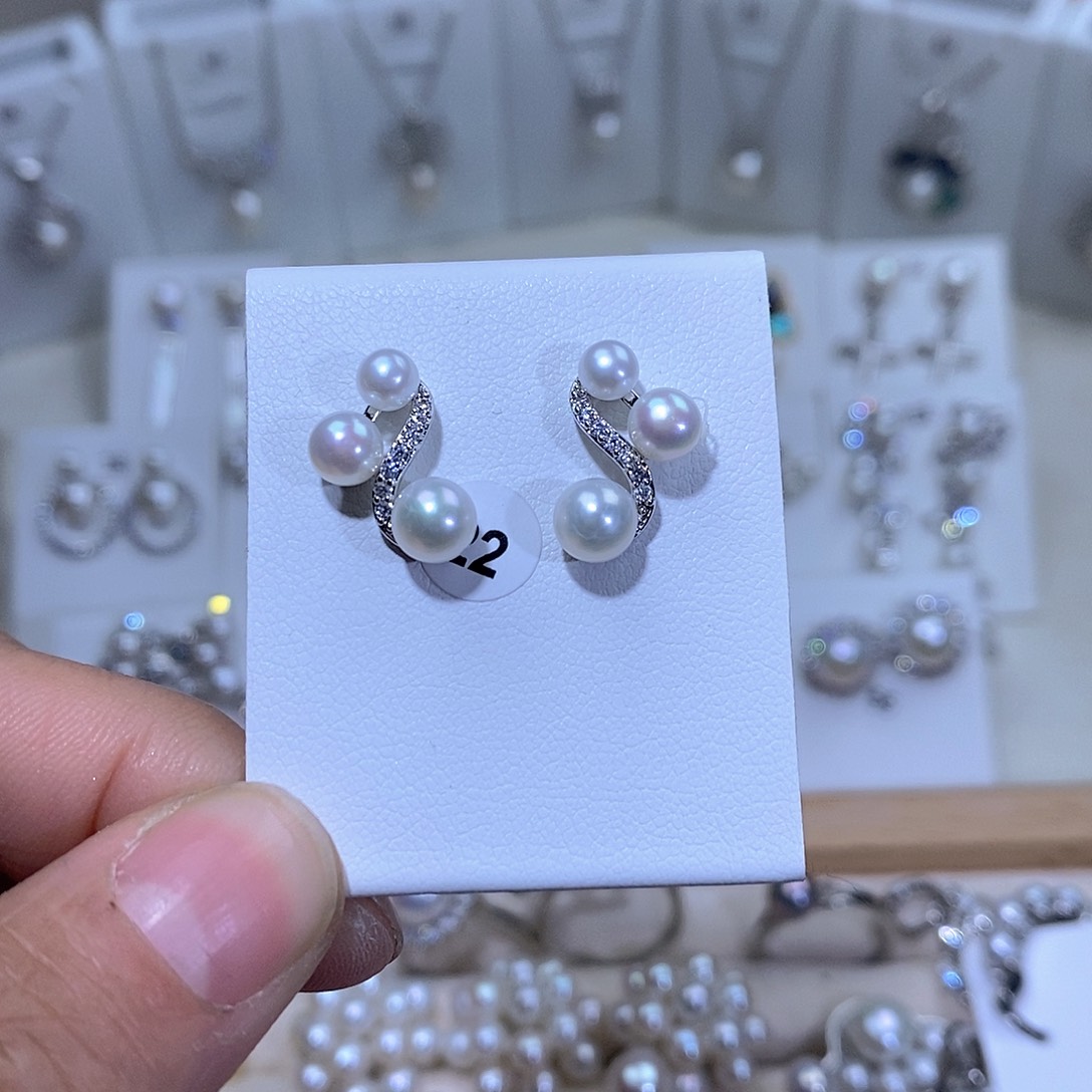 淡水珍珠未镶嵌耳饰