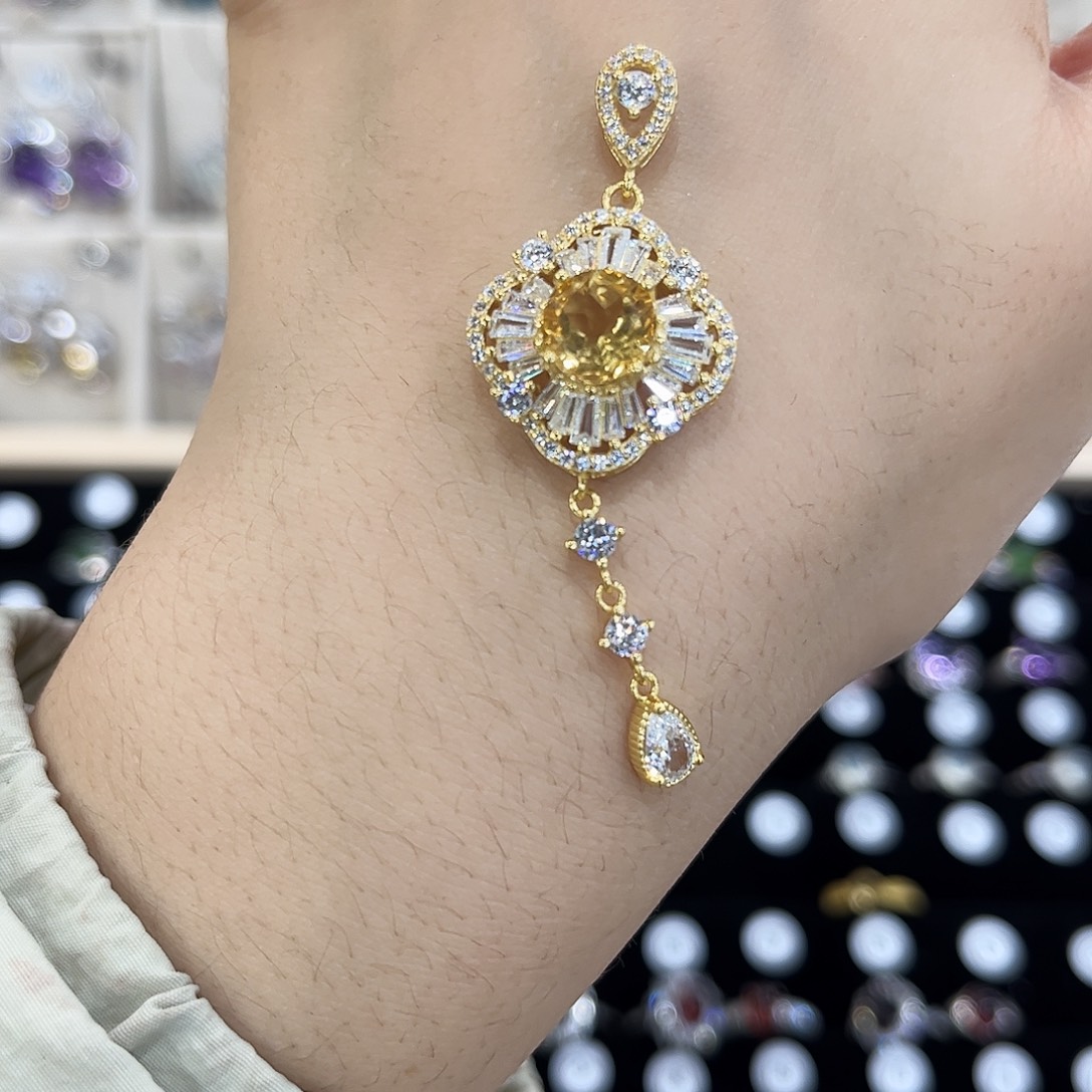 想***董吊坠(赠链)银S925镶嵌黄晶