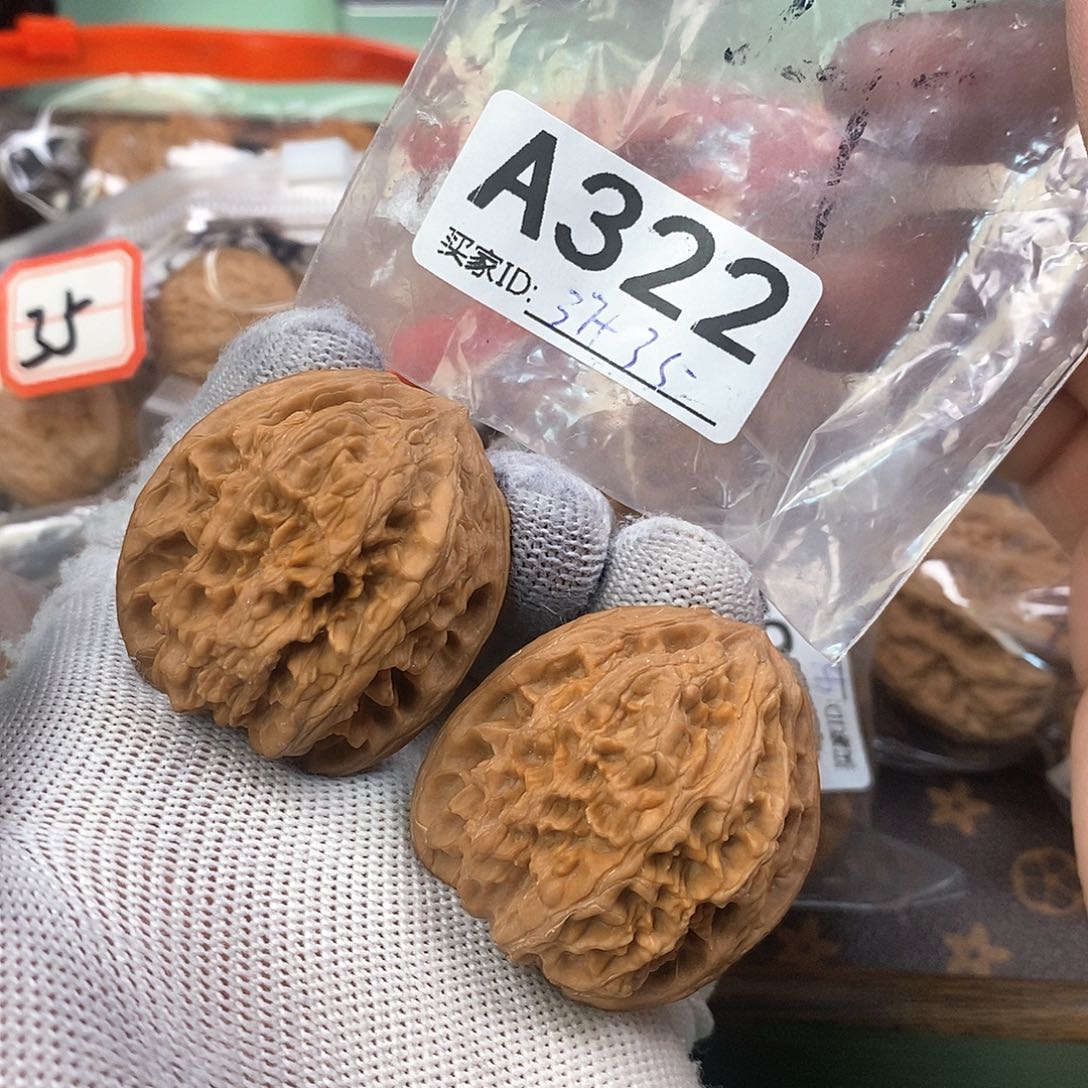 桃核把件野牛。37尺。