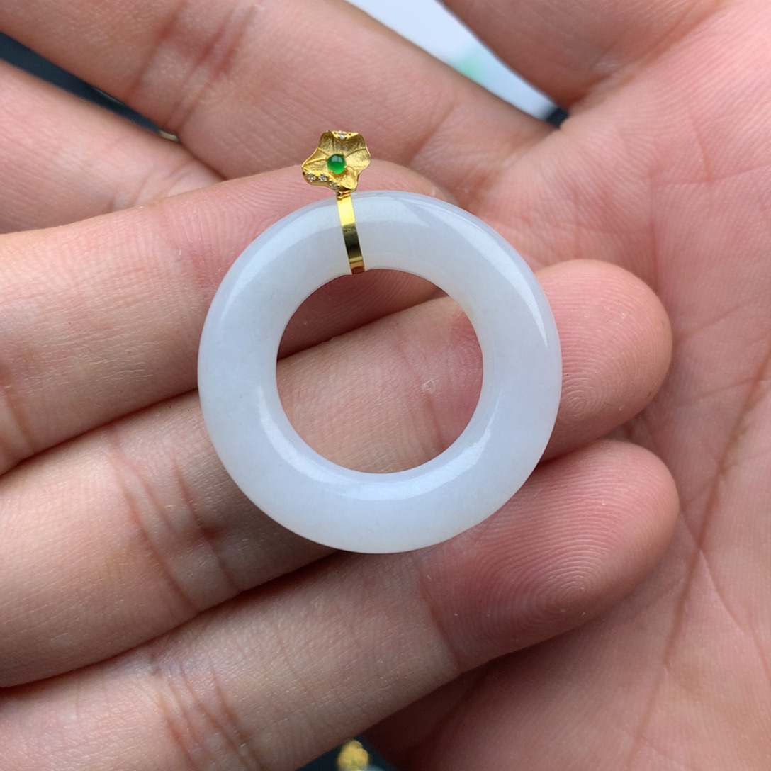 翡翠颈饰18K金镶嵌甜甜圈