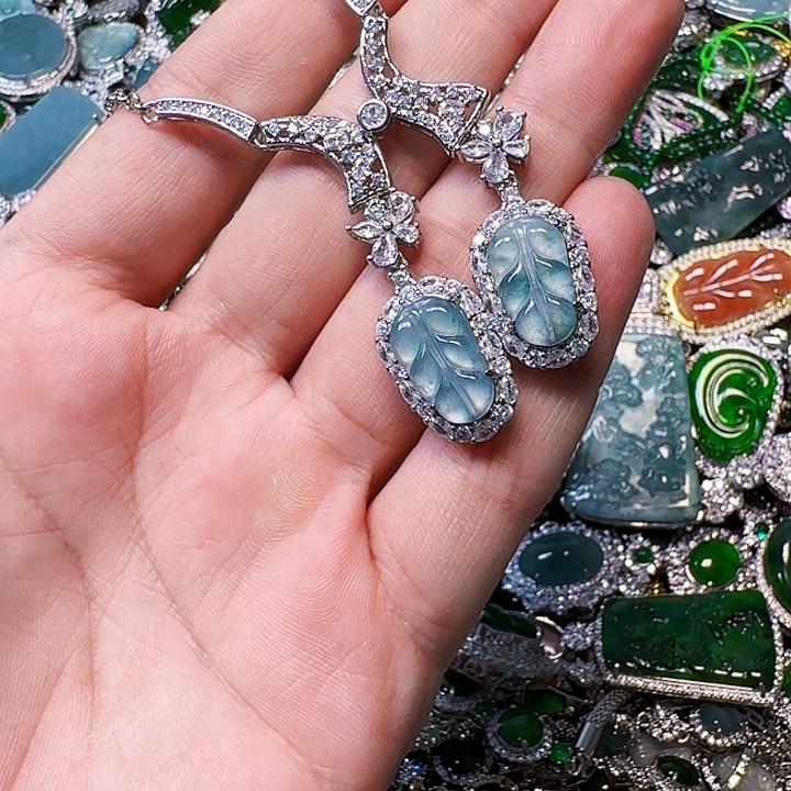 翡翠颈饰未镶嵌天然A货翡翠放漏