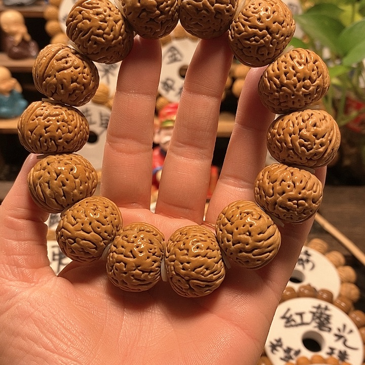 【闪购商品】君****也桃核磨盘核桃手串