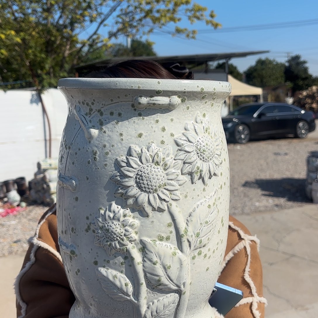 白色旗袍太阳花一个20*31