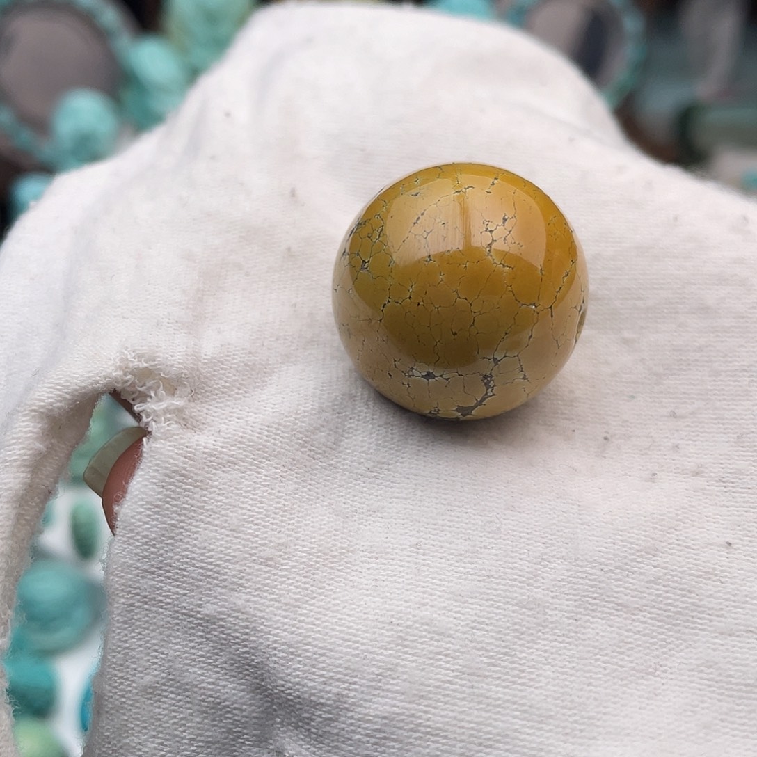 绿松石未镶嵌颈饰