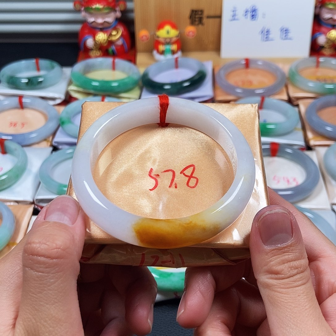 翡翠手镯未镶嵌手镯4