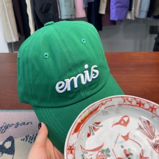 瓷片l****卓88。。。。。。。。。。。。。。。。