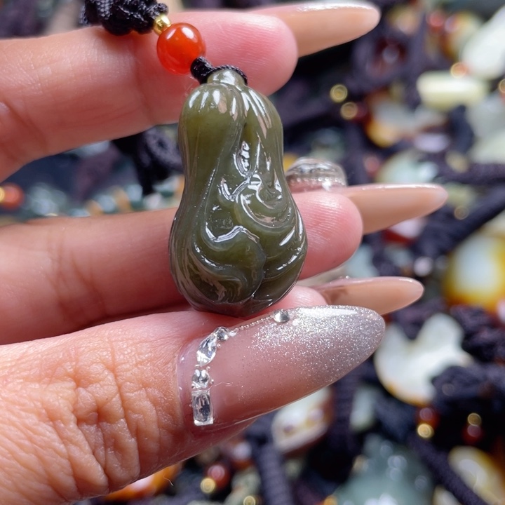 和田玉颈饰未镶嵌