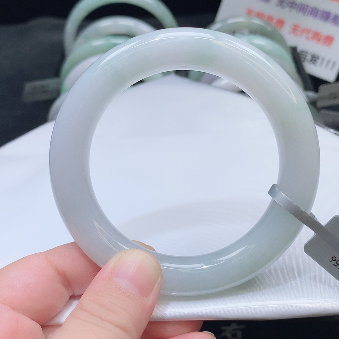 翡翠未镶嵌手镯01