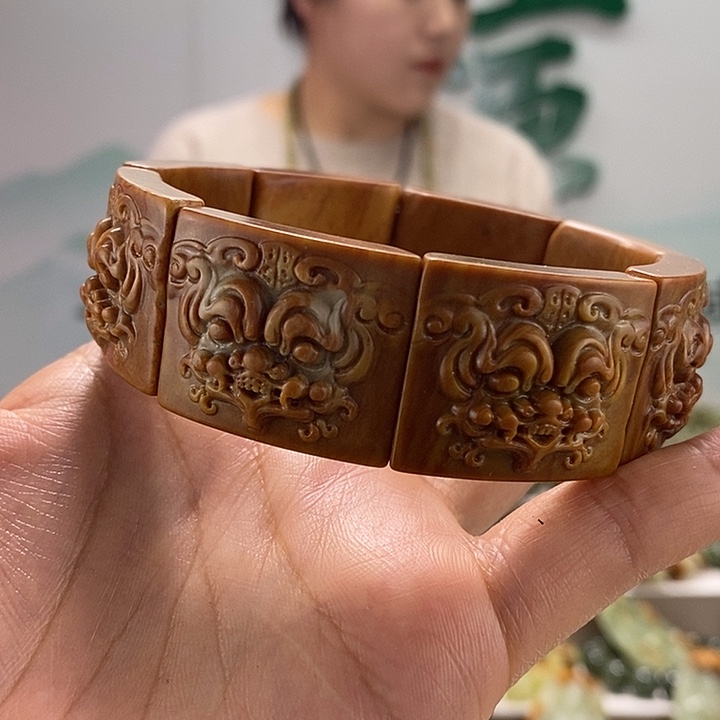 透闪石质玉手牌未镶嵌