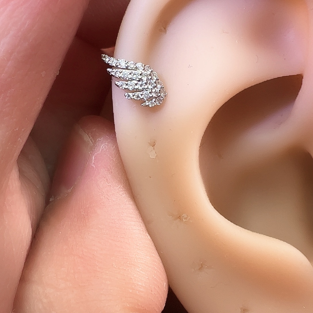 钻石耳饰18K金镶嵌妍*右耳片翼螺丝款