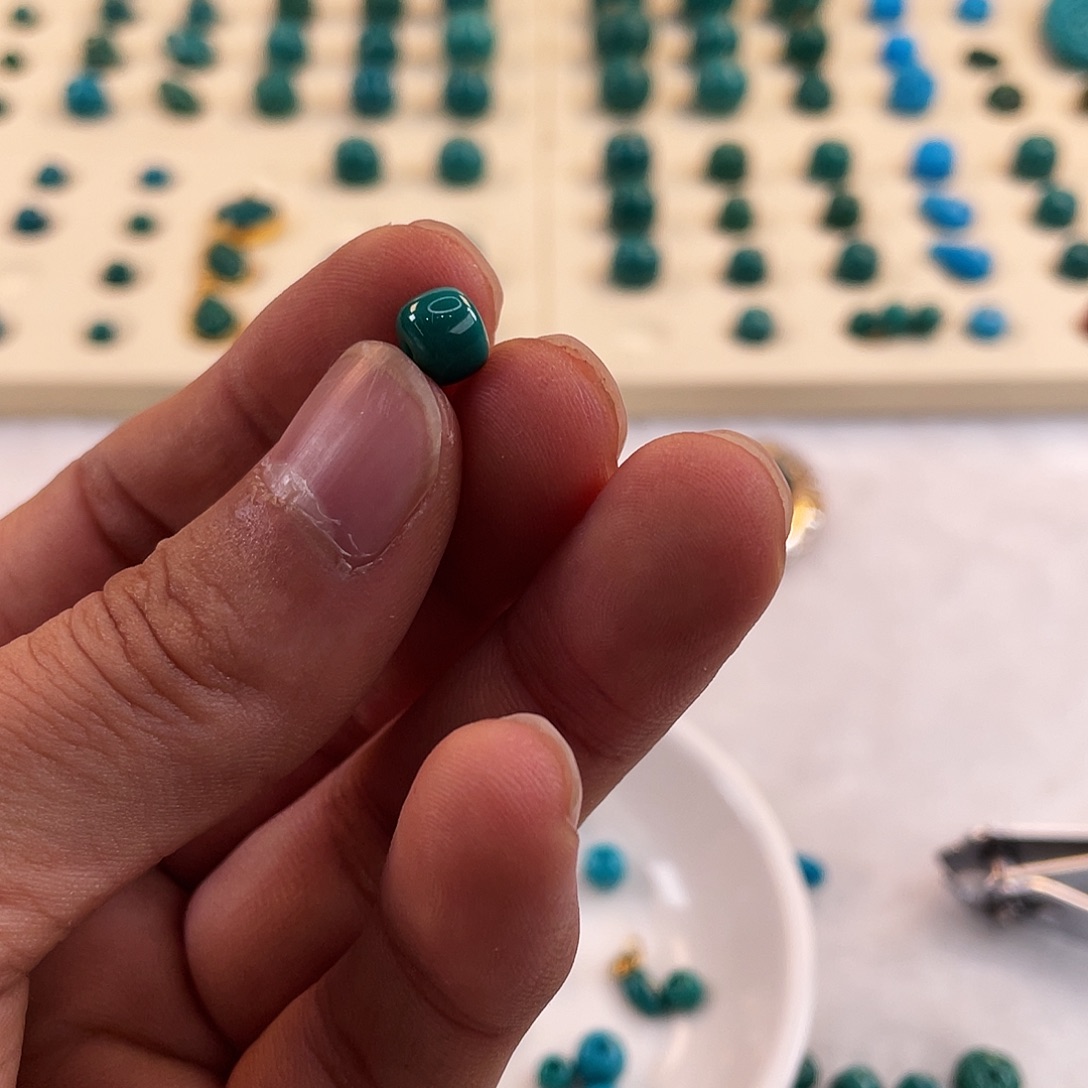 绿松石未镶嵌耳饰