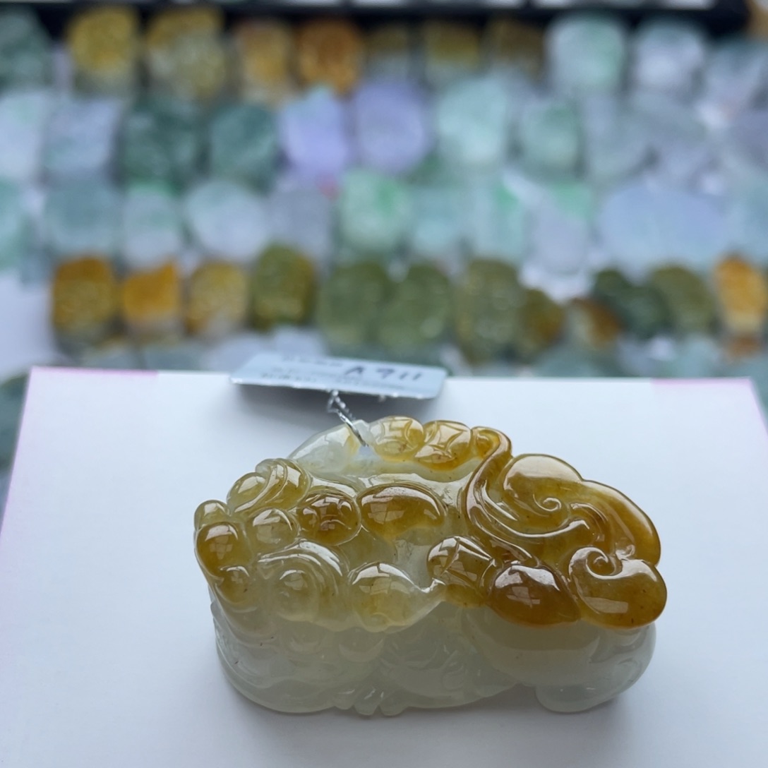 翡翠颈饰未镶嵌貔貅