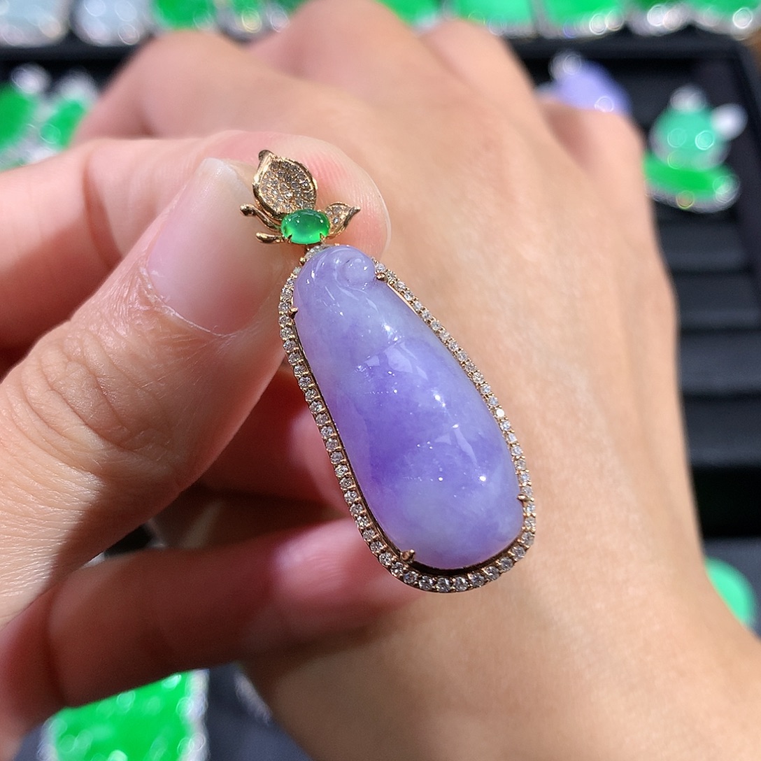 翡翠18K金镶嵌颈饰