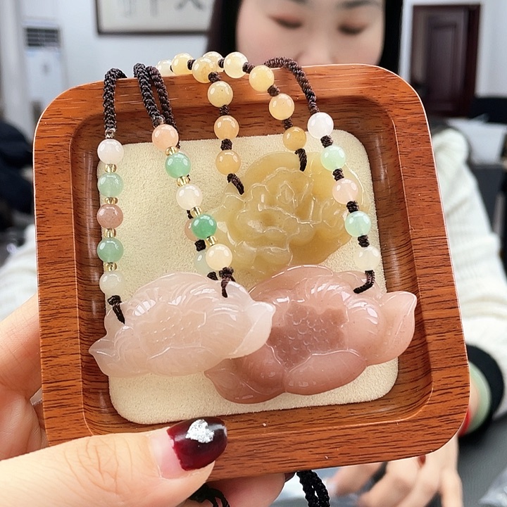 密玉（石英质玉）密玉粉黄花开富贵未镶嵌