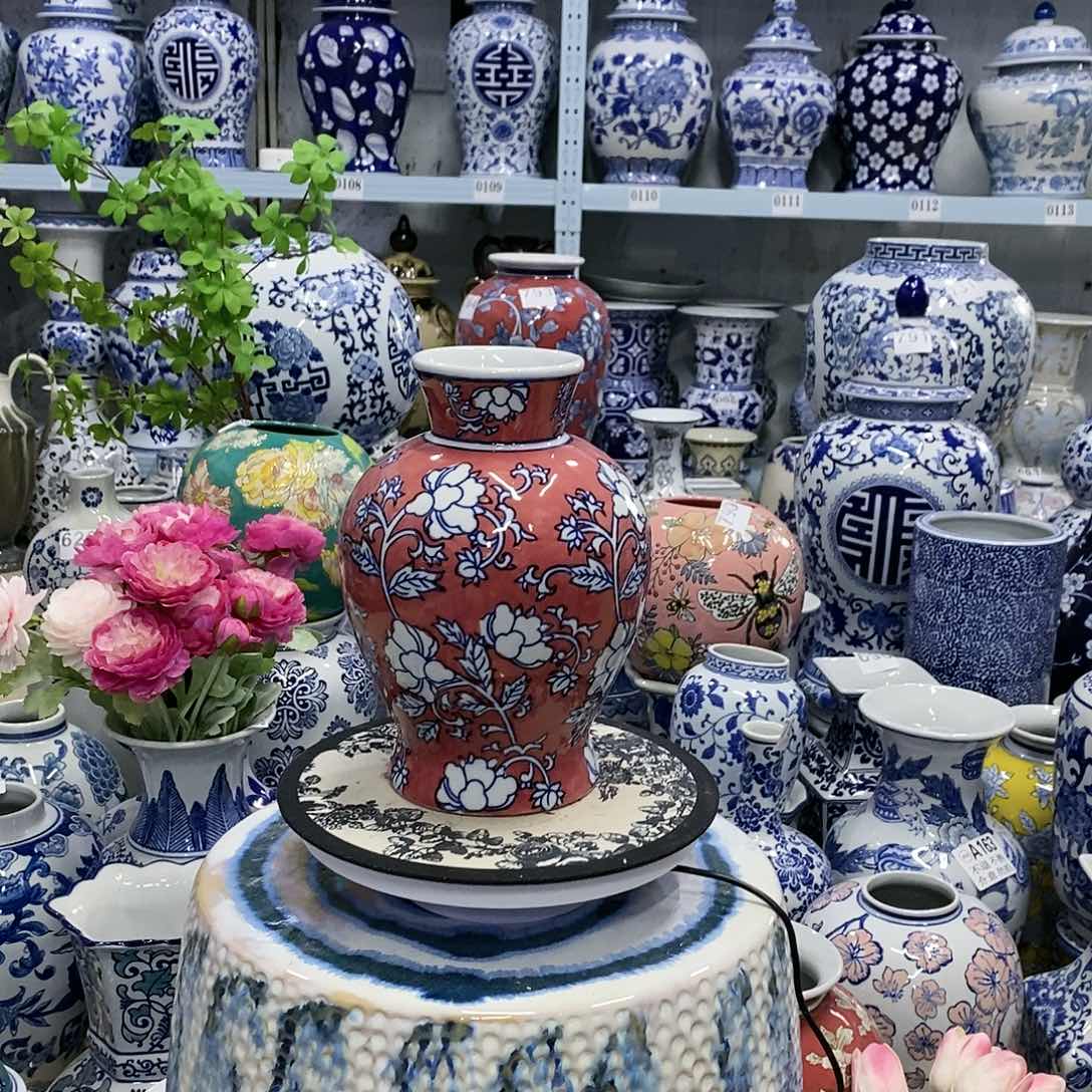 【闪购商品】摆件红釉花瓶瓷器……………………………………