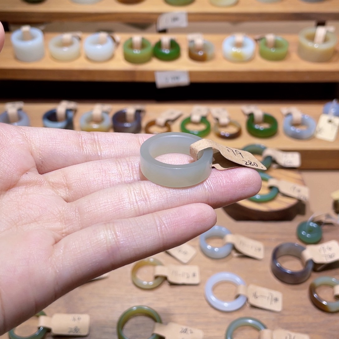 和田玉戒指未镶嵌17.9