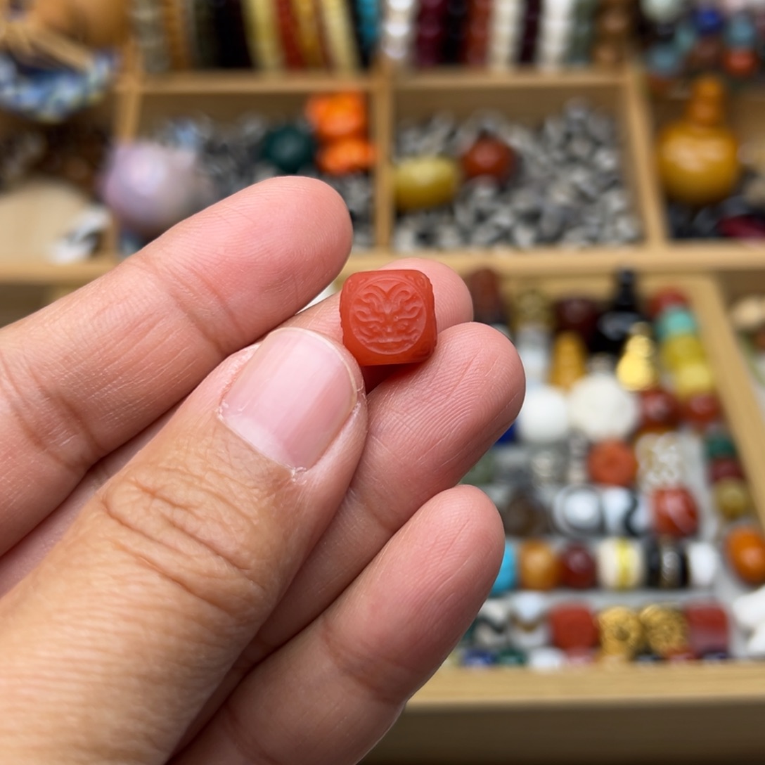 南红玛瑙10mm四方神兽六方未镶嵌