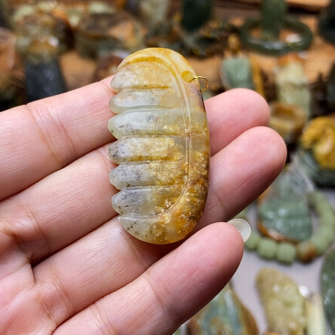 未镶嵌岫岩河磨玉（透闪石质玉）珠宝奇石