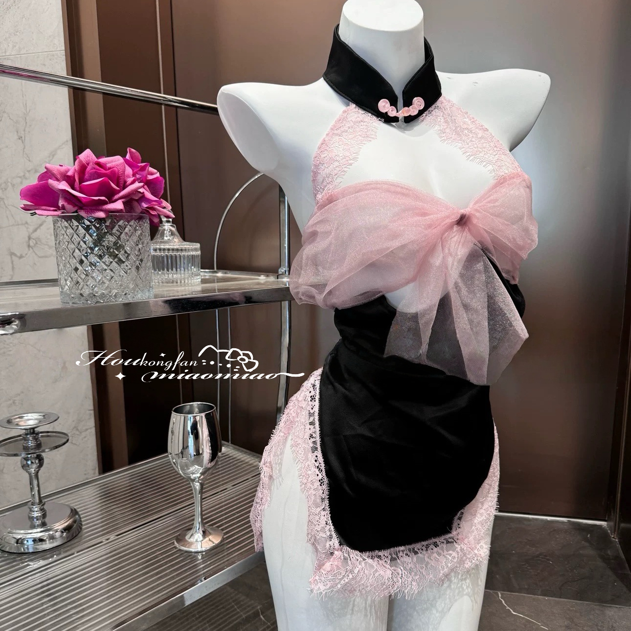 后空翻喵喵[嗲嗲礼物系列]立体感丝带蝴蝶结挂脖蕾丝睡裙