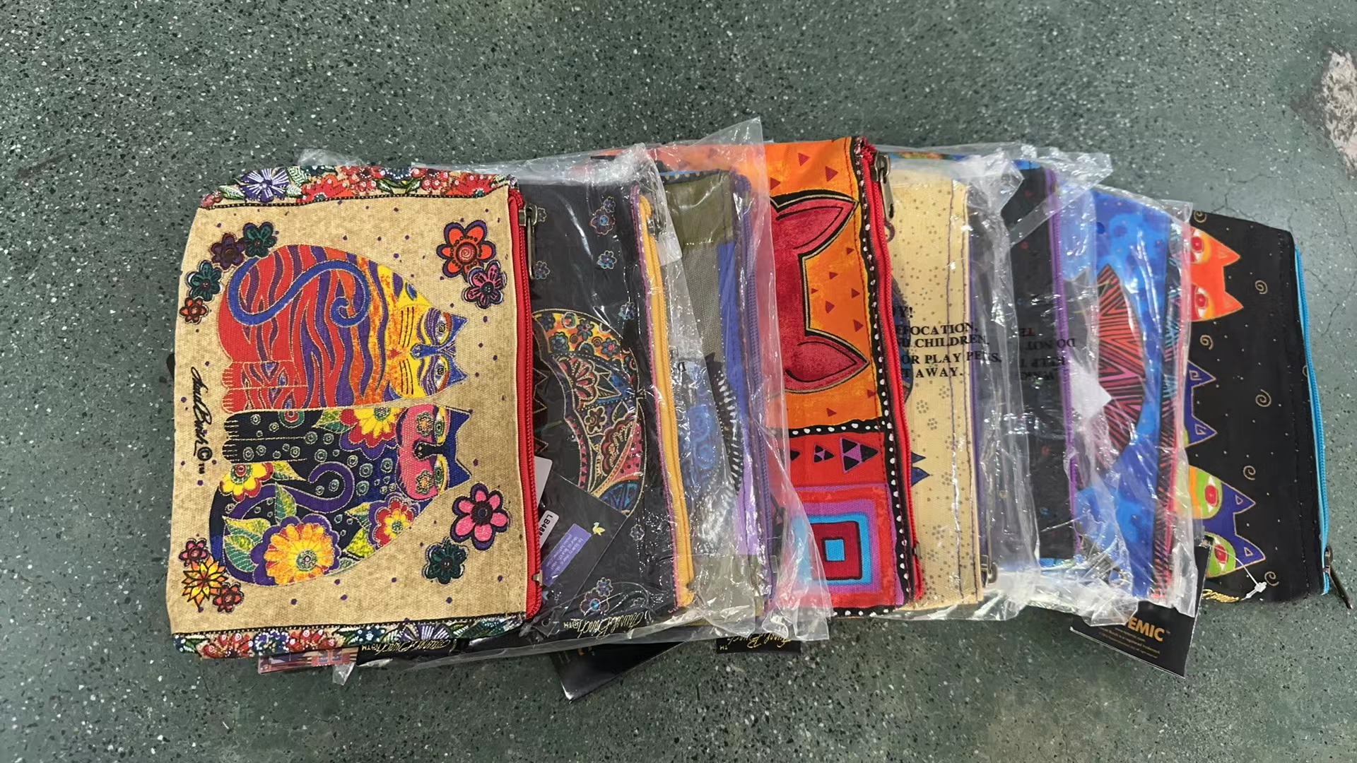 H5 超多颜色高质量小包零钱包 发两个不一样  不止图片色