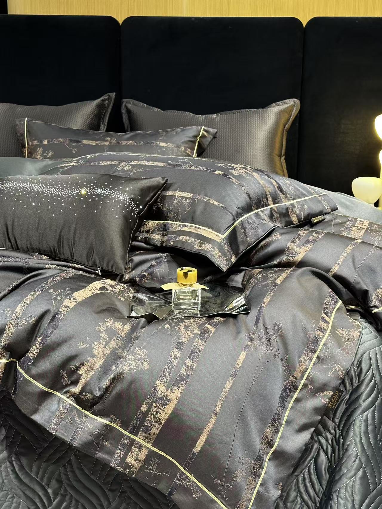 高档色织提花床盖款四件套轻奢高级感