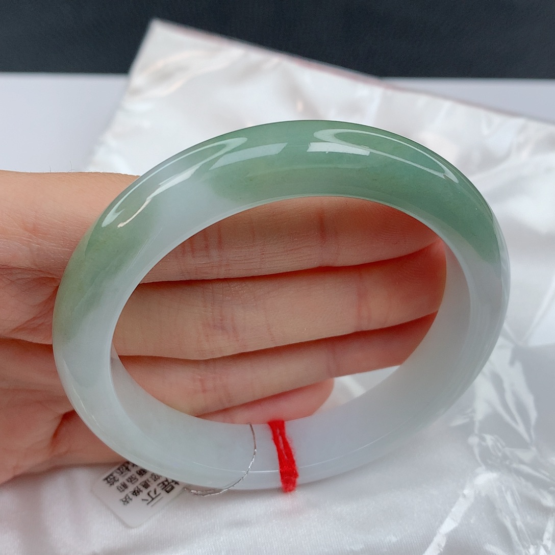 翡翠手镯未镶嵌57.6正圈半山水完整