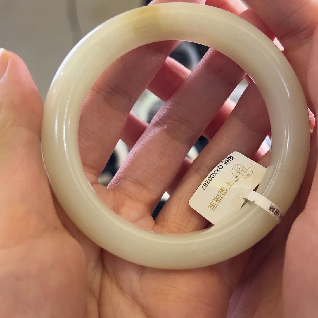 和田玉未镶嵌手镯59