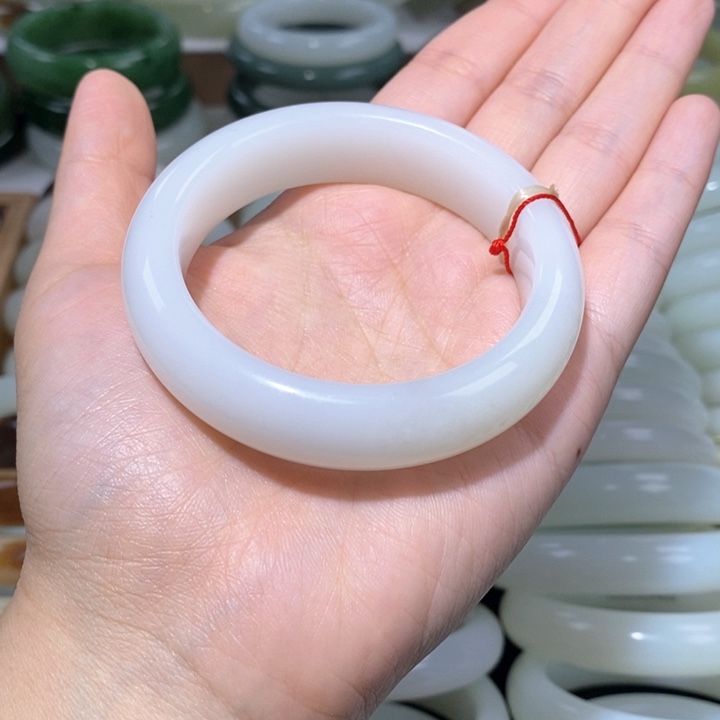 和田玉手镯未镶嵌羊脂白54