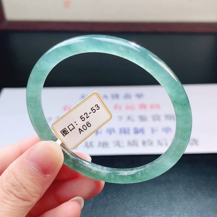 翡翠未镶嵌手镯翡翠手镯38