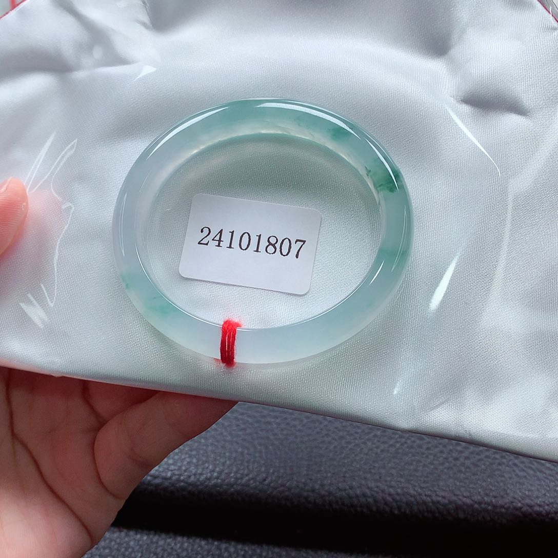 翡翠手镯（贵妃镯）未镶嵌天然A货翡翠手镯