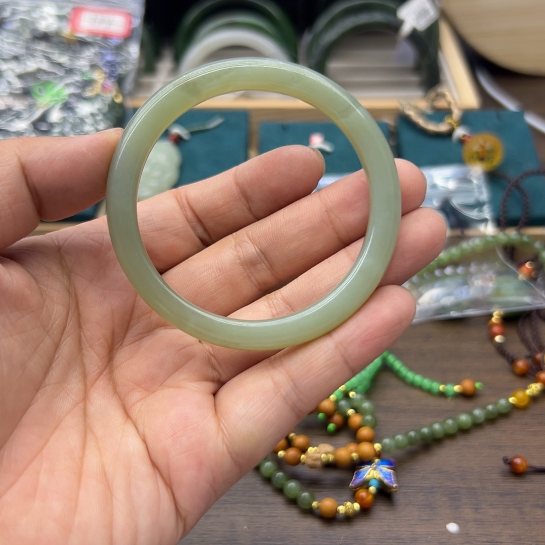 和田玉未镶嵌手镯53圈围800