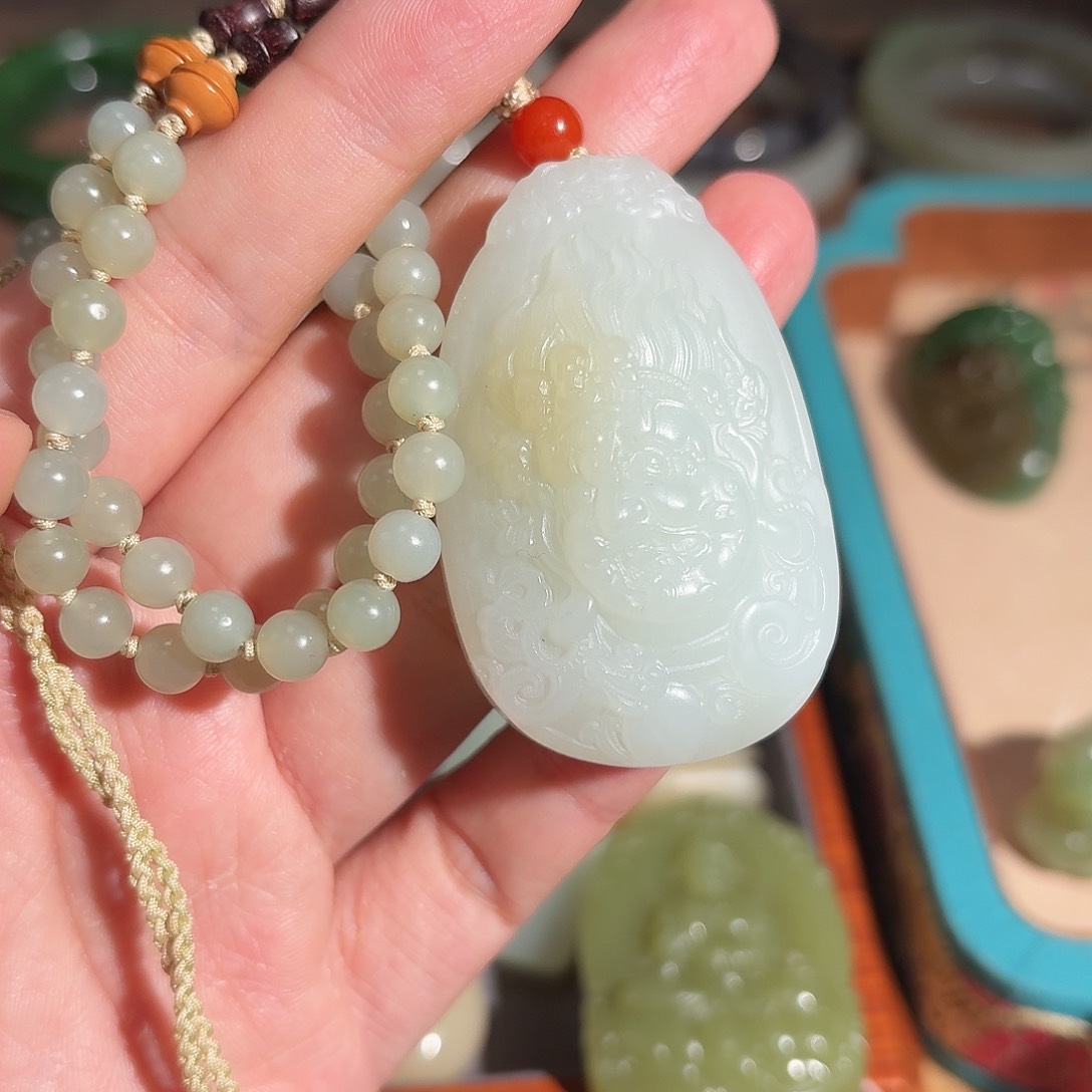 和田玉挂件未镶嵌?****?