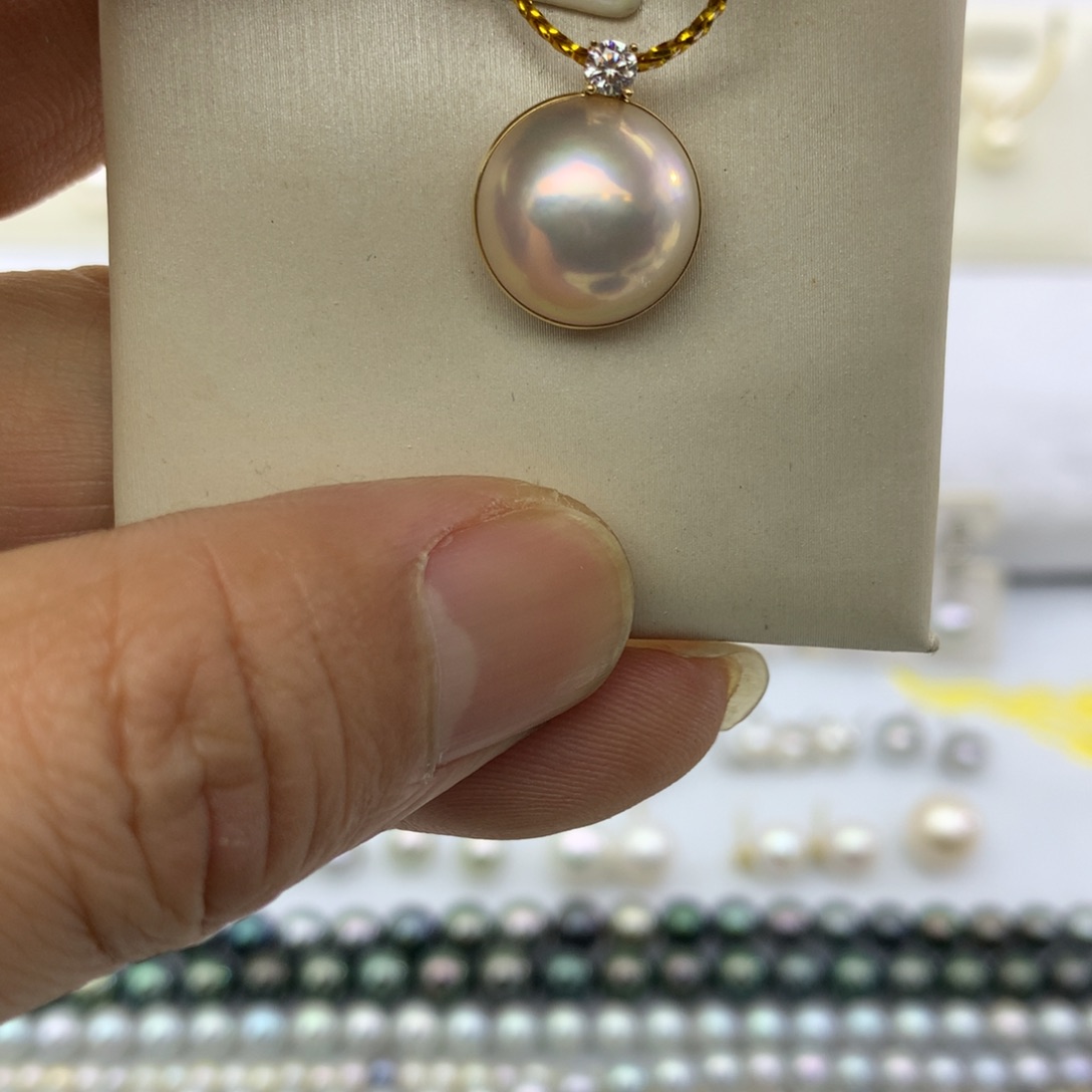 拼合珍珠（马贝珠）吊坠(赠链)18K金镶嵌