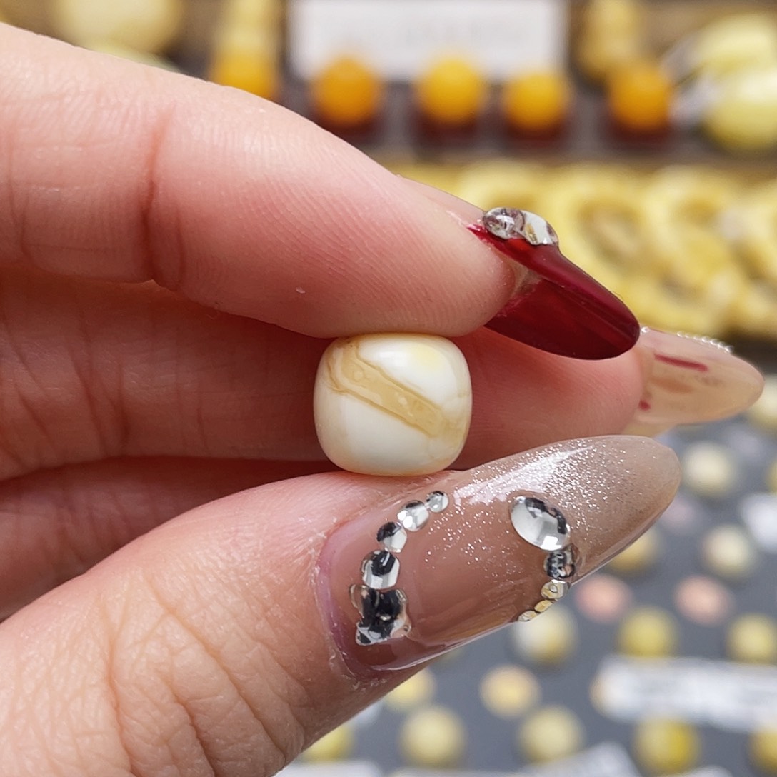 琥珀裸石未镶嵌千***?蜜蜡老型10.3*9.3mm微瑕