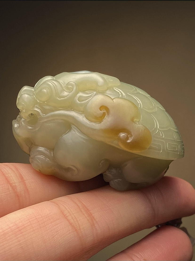 新疆和田玉且末料蓝调《龙龟》玉质细腻油润 尺寸46*38.8*27㎜重62克