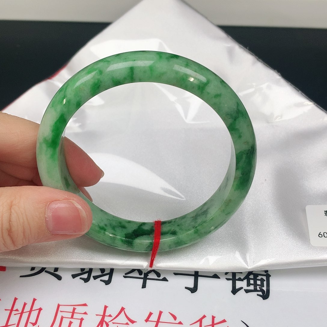 翡翠手镯未镶嵌304正