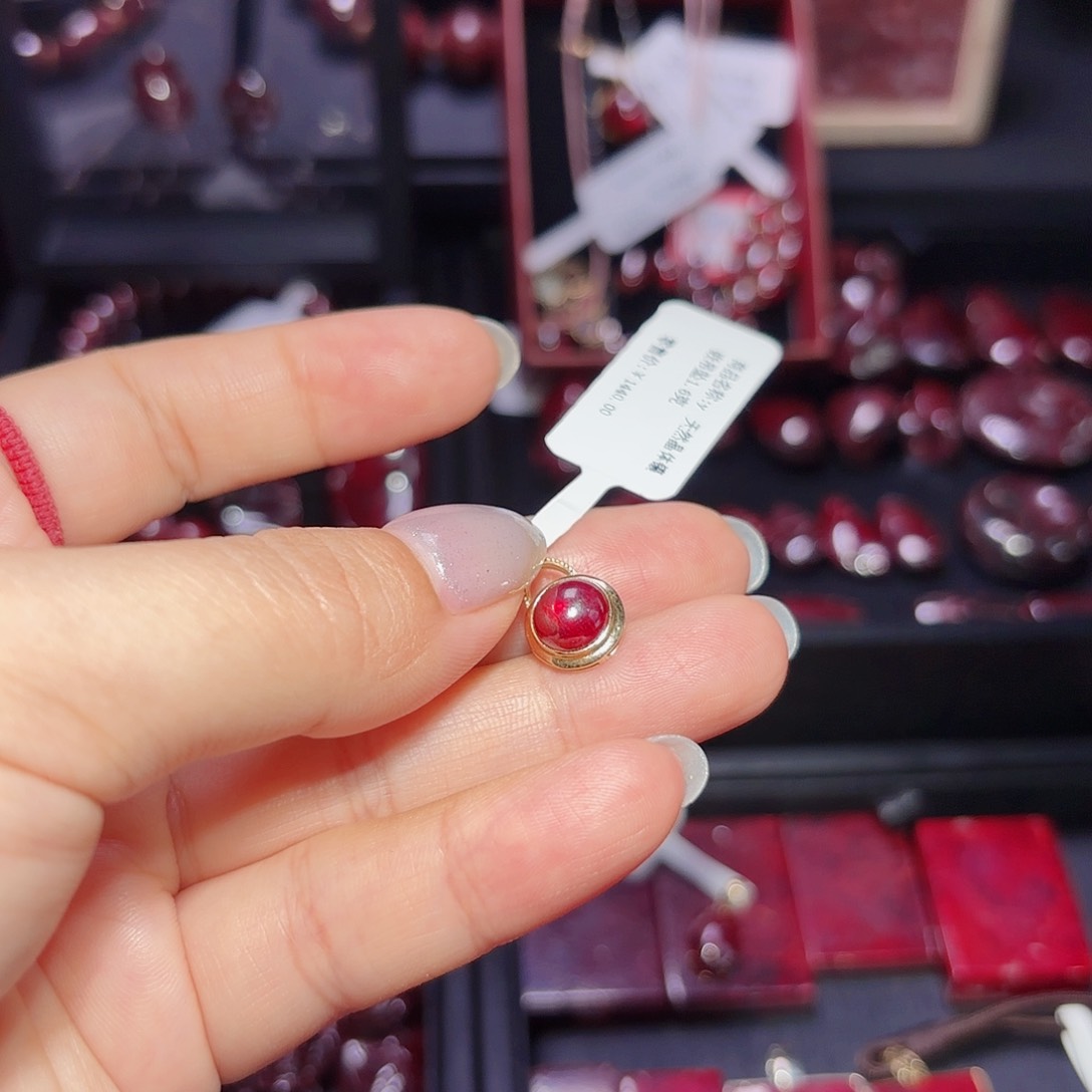 天然辰砂M*·晶体朱砂吊坠