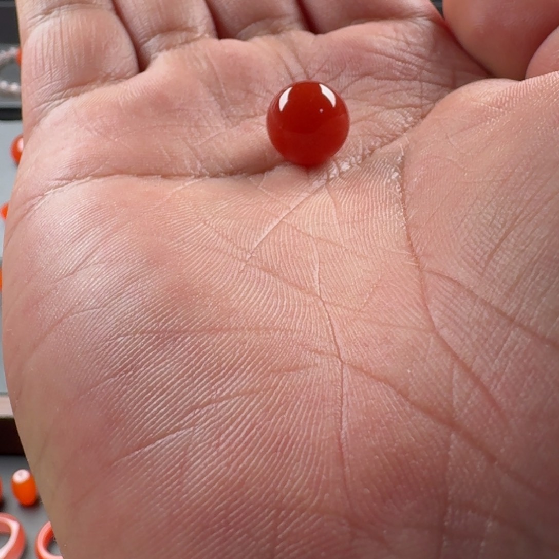 南红玛瑙未镶嵌圆珠11.7