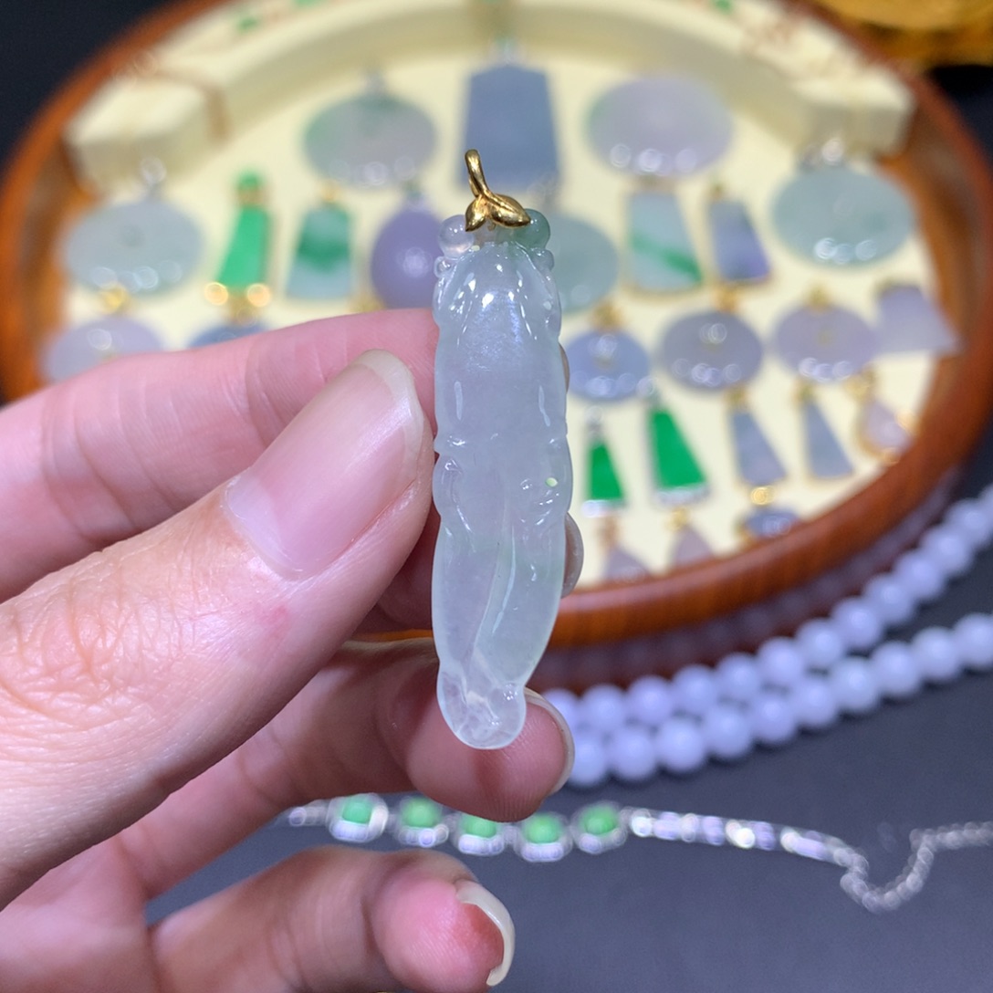 翡翠吊坠(不含链)18K金镶嵌