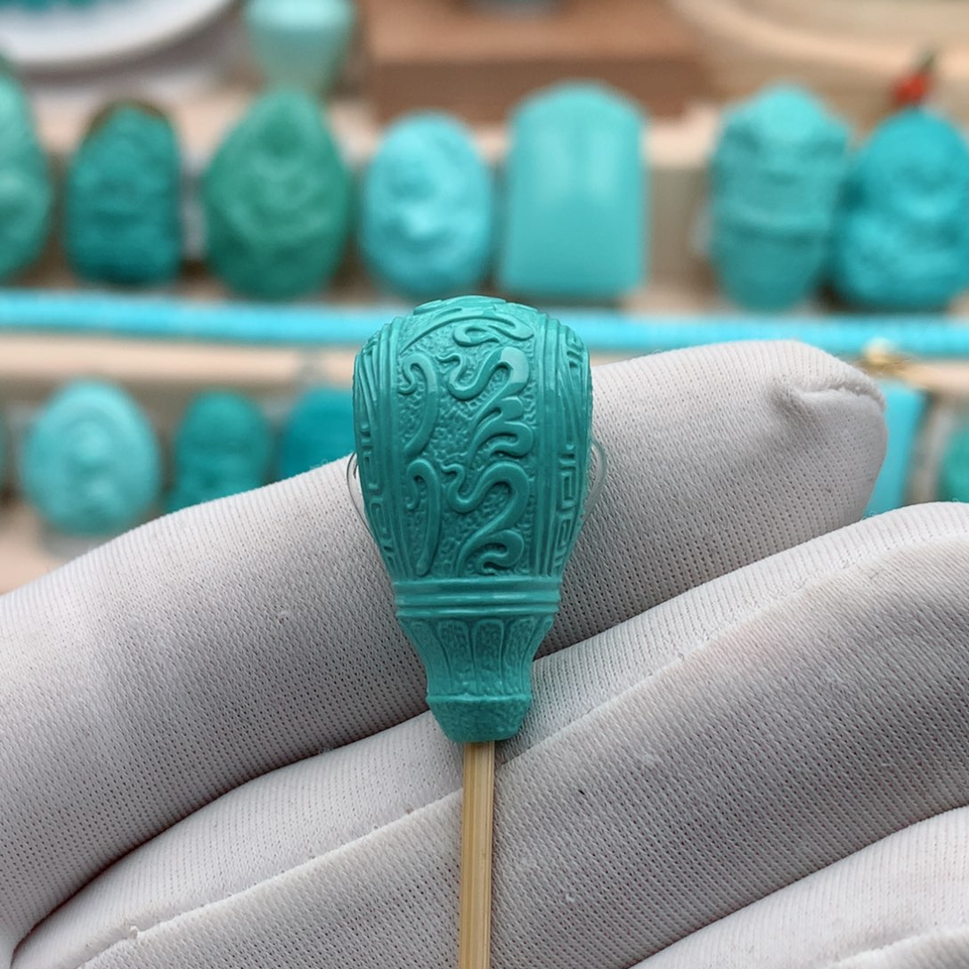 绿松石珠宝奇石未镶嵌重：6.2克