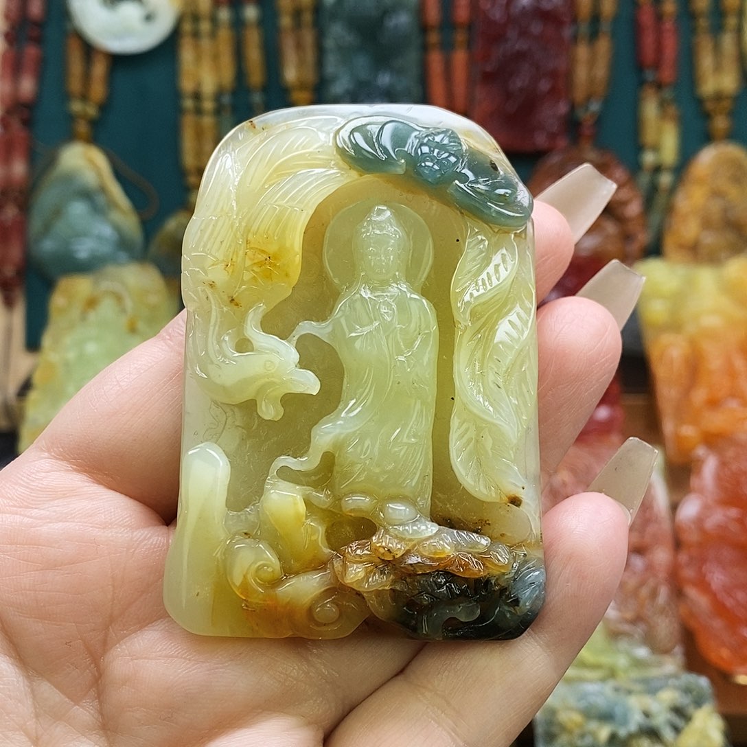 蛇纹石玉未镶嵌颈饰三色玉凤观音