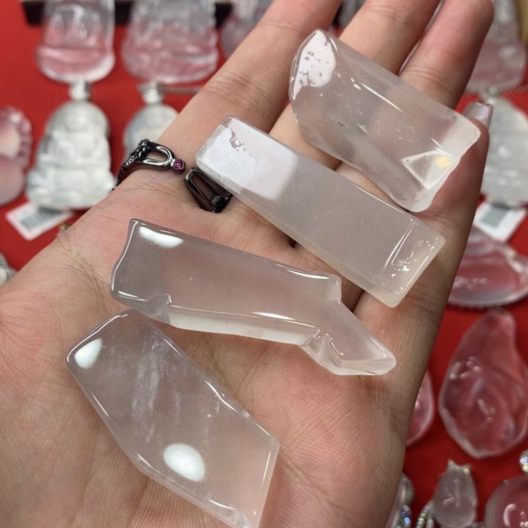 未镶嵌原石随机发一石英质玉