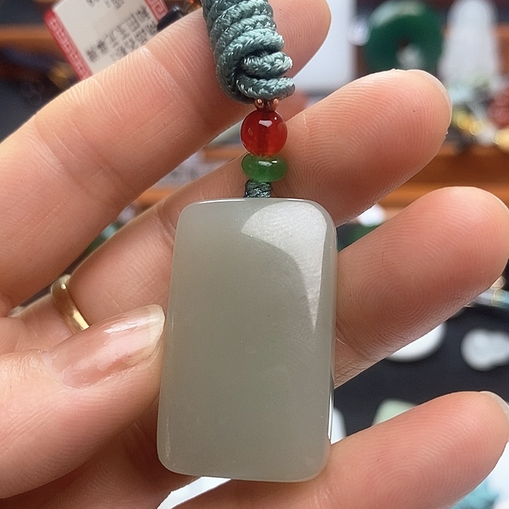 和田玉（糖玉）颈饰未镶嵌