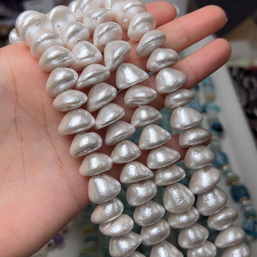 玛瑙/玉髓合金珠宝半成品N509。15mm贝珠三角随形一条