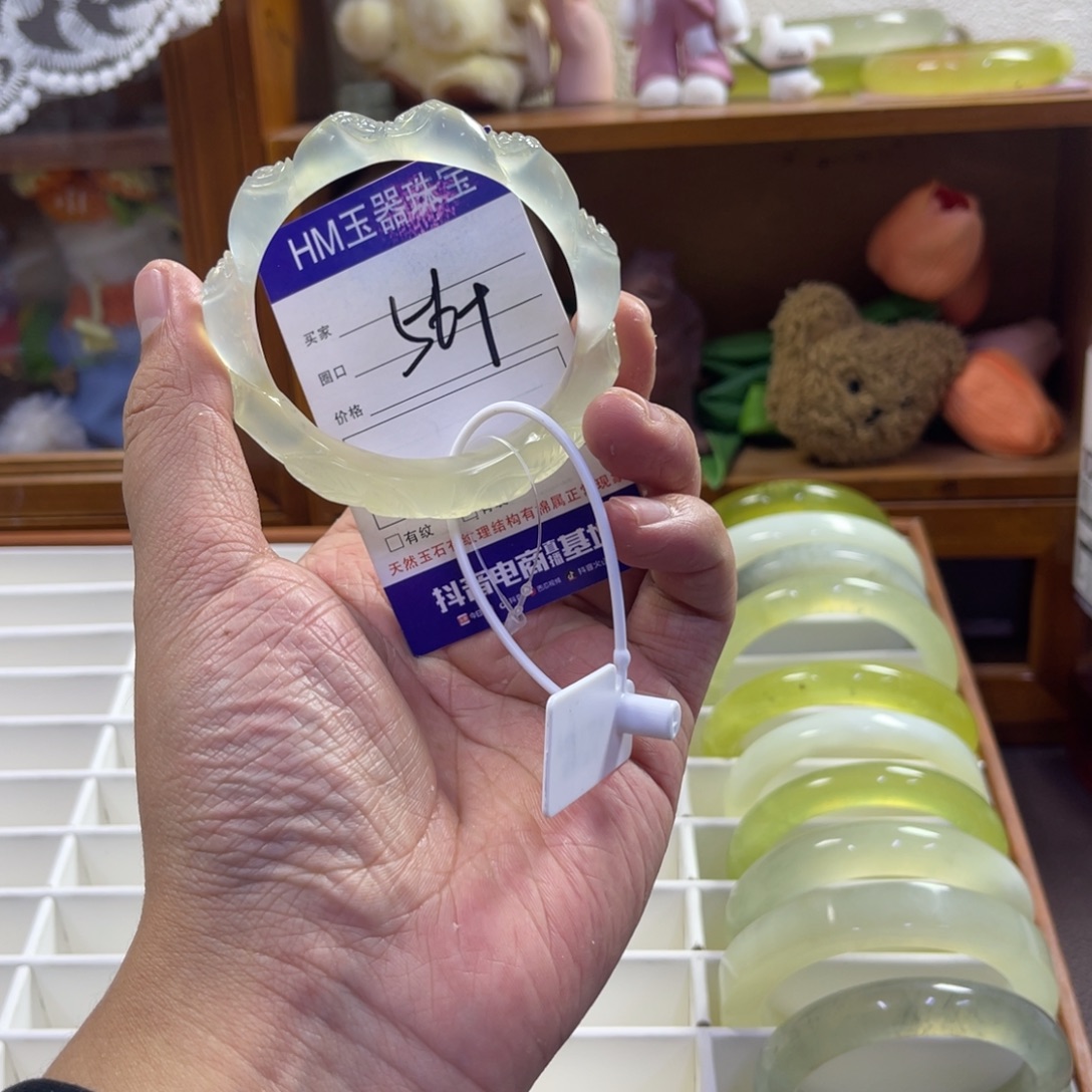 蛇纹石玉未镶嵌手镯424