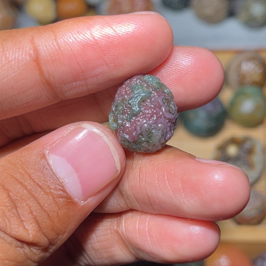 眼睛石定制打孔一颗