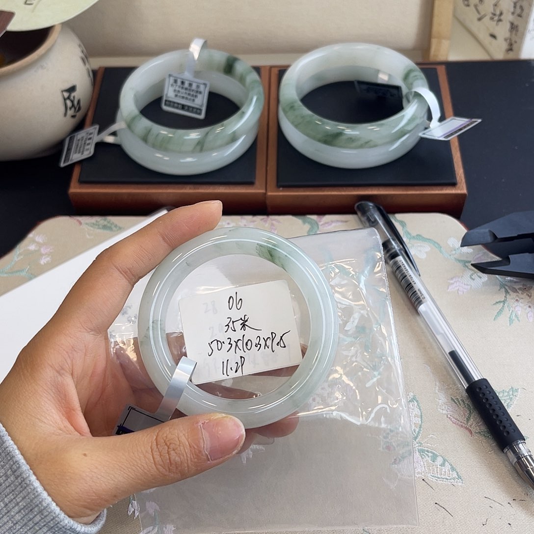 石英质玉未镶嵌手镯06