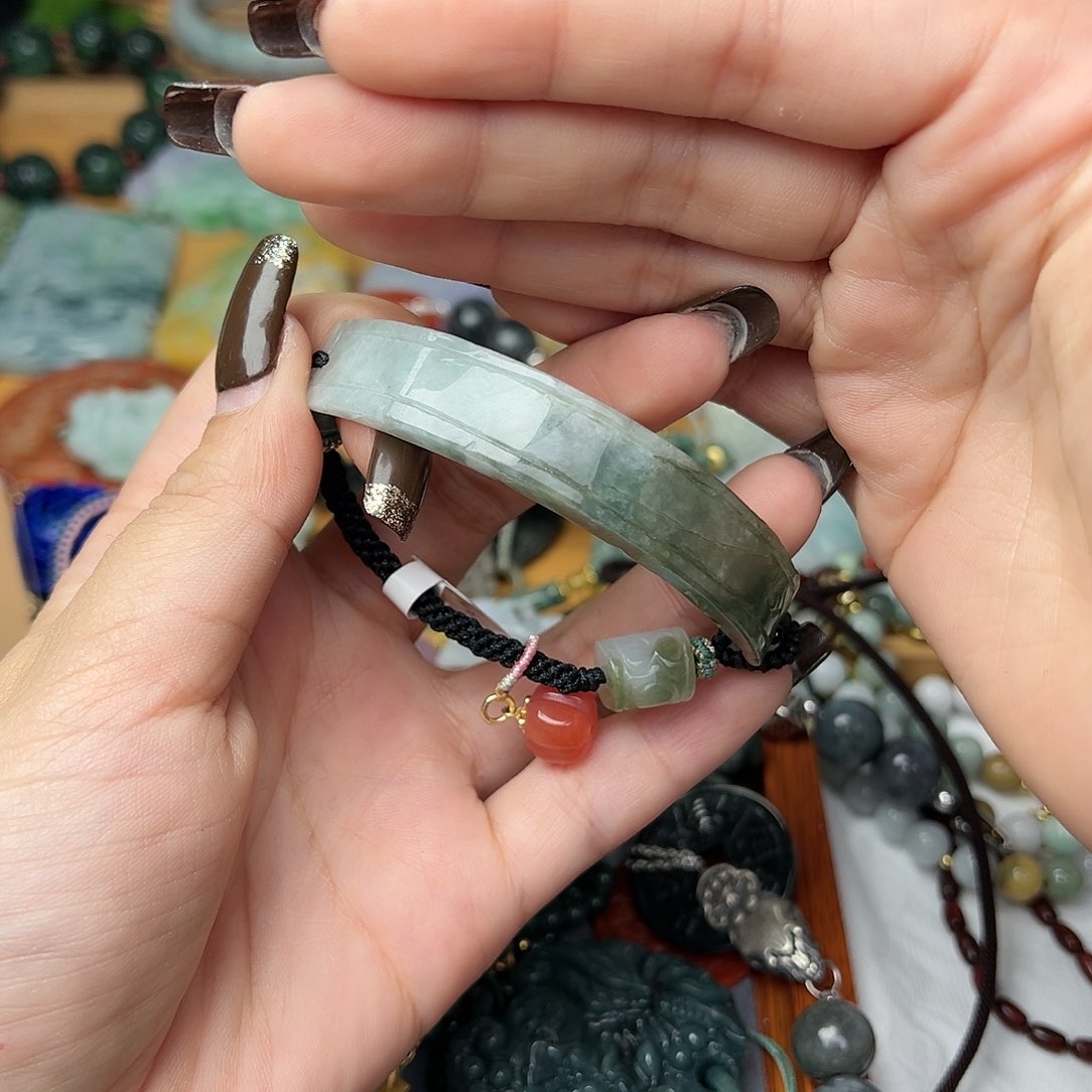 翡翠手链未镶嵌翡翠手链